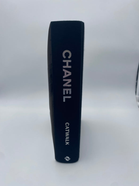 Livre Chanel Catwalk