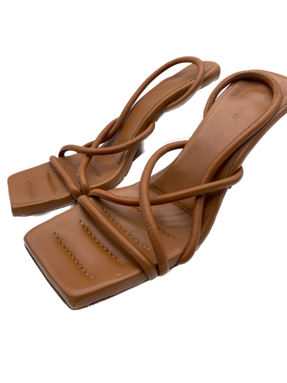 Sandales en cuir camel